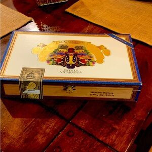 CIGAR BOX BEAUTIFUL WOOD WITH COLORFUL TOP. USE FOR KEEPSAKES OR CRAFTS